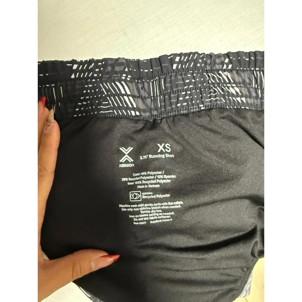 Xersion Active‎ Shorts Womens XS Black Lined Geometric Print Drawstring NWT
